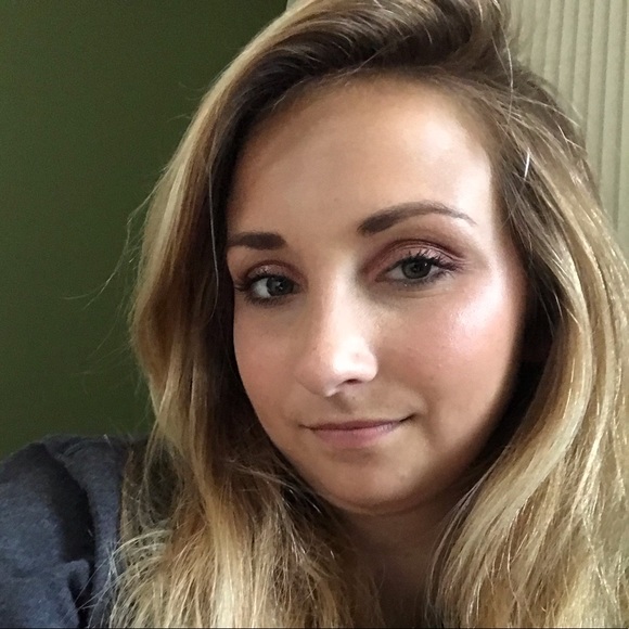 Meet your Posher, Nikki - Picture 1 of 1